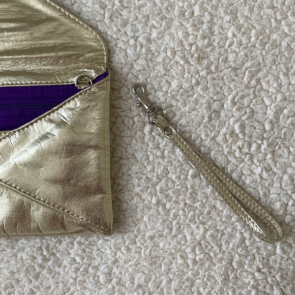 Aldo Faux Leather Gold Envelope Wristlet Clutch - Picture 4 of 16